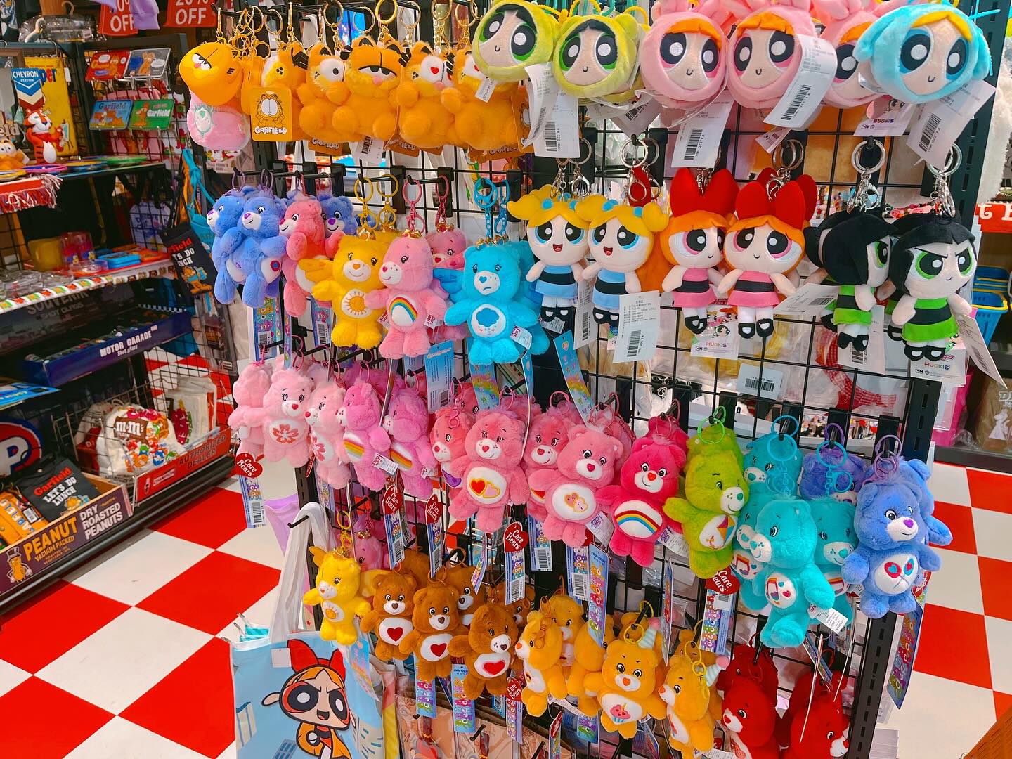キャラクターマスコット& ラバーキーチェーン大量販売中 