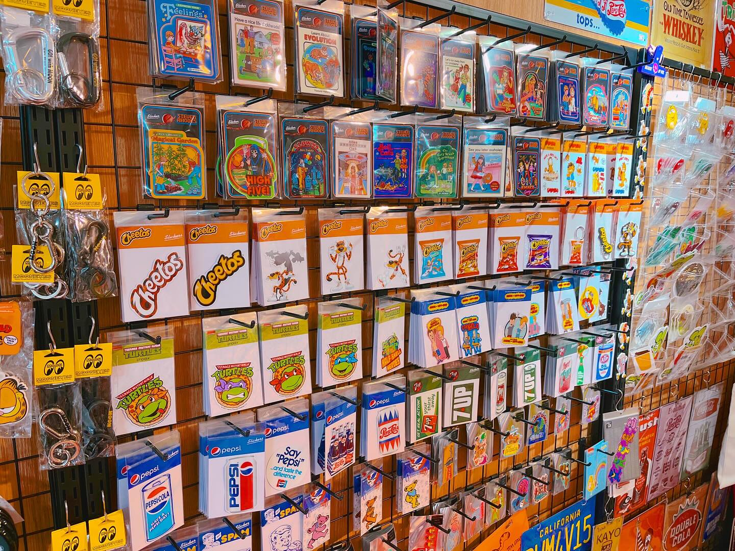 ラバーコインケース大量販売中！ お祭りやフェス、BBQやキャンプにもぴったり！ ちょうどいい量の小銭が入っちゃいます️  使わない時はキーホルダーとしても‍♀️ 他にもキーホルダーやステッカーなども販売中です！ #ラバーコインケース #キーホルダー #キーチェーン ...