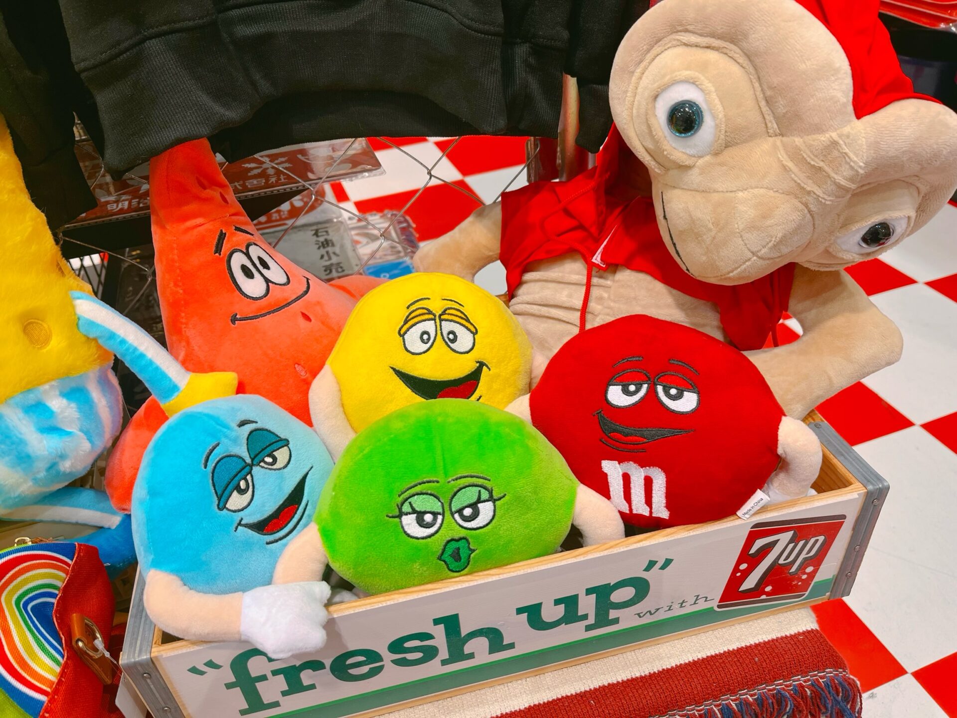 M&Ｍ 様確認用です。 RECOMMEND ITEM m&m's(エムアンドエムズ)の プラッシュドール再入荷中